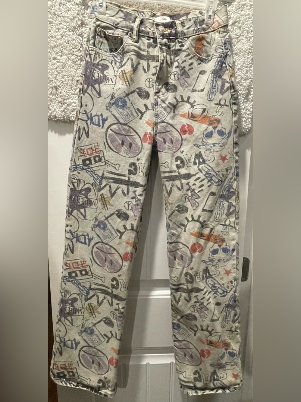 Adika Graphic jeans in Light Gray with Multicolor Accents